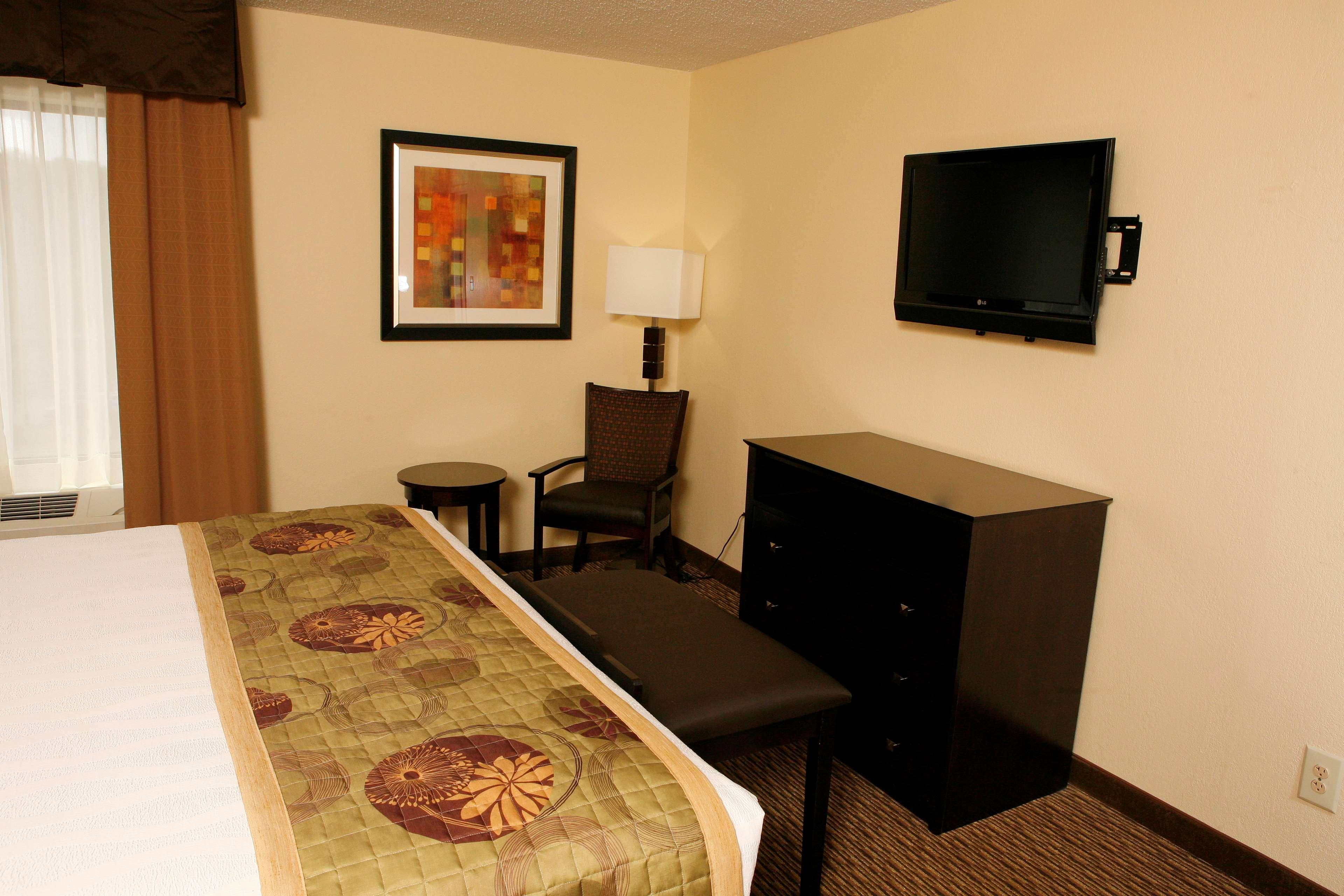 Best Western Plus Goldsboro Exterior photo